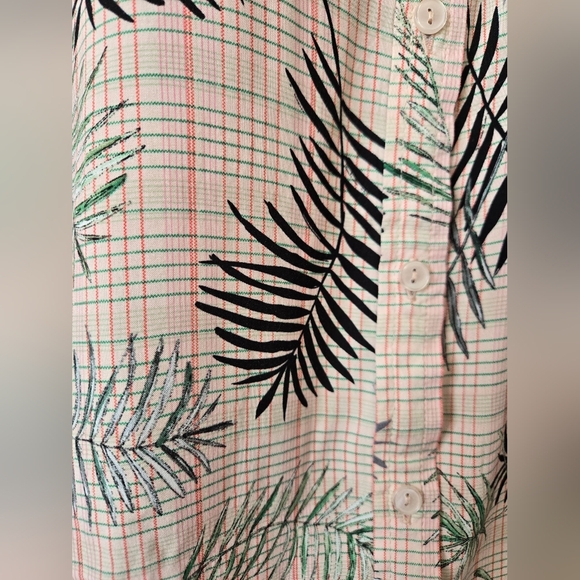 Velvet Heart Palm Tree Tropical Print Button-Up Blouse. Size XL - Picture 4 of 14